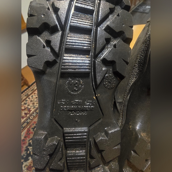 Little boys size 13 winter lined muck boots - Picture 4 of 8